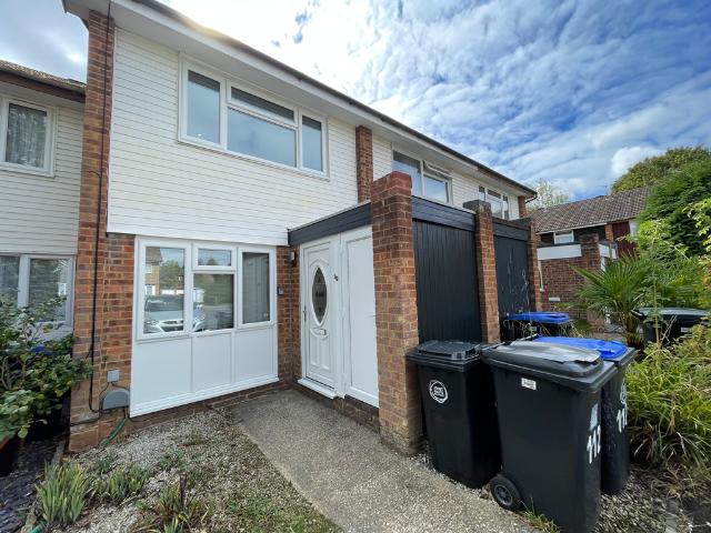 Oakfield, Woking GU21, 3 bed property to rent, £1,750 pcm | PrimeLocation