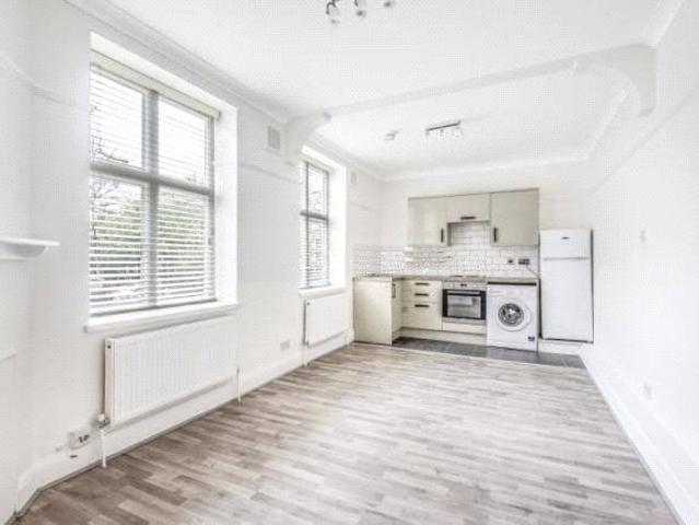 Oakfield Court, Finsbury Park, London N8, 1 bed flat to rent, £1,750 pcm | PrimeLocation