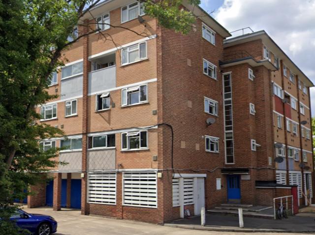 Oakfield Close, New Malden KT3, 3 bed flat to rent, £2,000 pcm | PrimeLocation