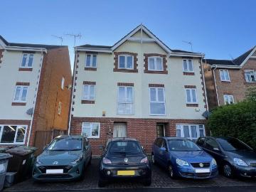 Oakfield Close, Potters Bar 5 bed house to rent £3,500 pcm £808 pw