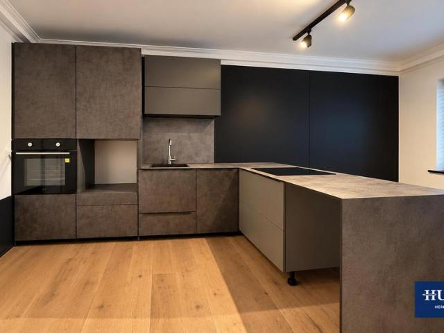 Oakfield Drive, Reigate 3 bed flat to rent £1,750 pcm £404 pw