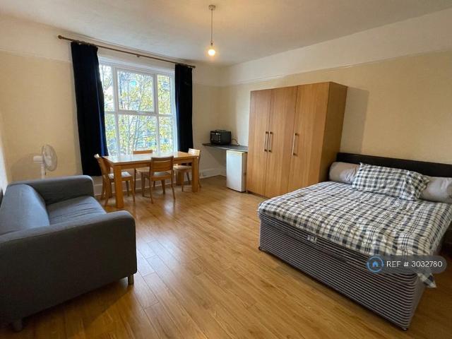 Oakfield Road, Croydon, CR0 1 bed in a house share to rent £800 pcm £185 pw