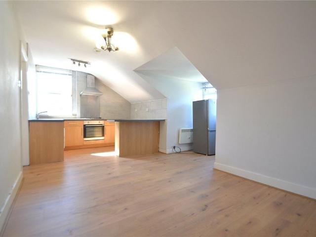 Oakfield Road, Croydon CR0, 2 bed flat to rent, £1,650 pcm | PrimeLocation