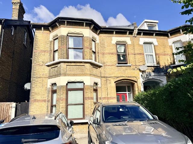 Oakfield Road, Croydon CR0, 2 bed flat to rent, £1,600 pcm | PrimeLocation