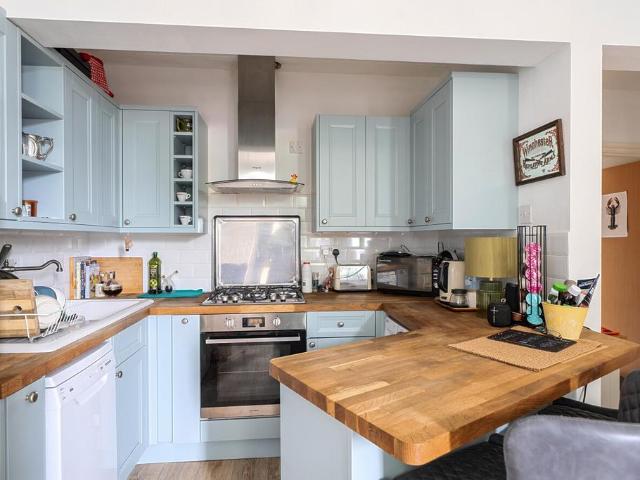 Oakfield Road, Penge, SE20 1 bed flat to rent £1,650 pcm £381 pw