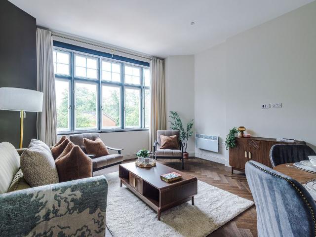 Oakfield, Sale M33, 1 bed flat to rent, £1,525 pcm | PrimeLocation
