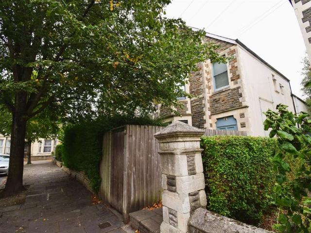 Oakfield Street, Cardiff 1 bed house to rent £900 pcm £208 pw