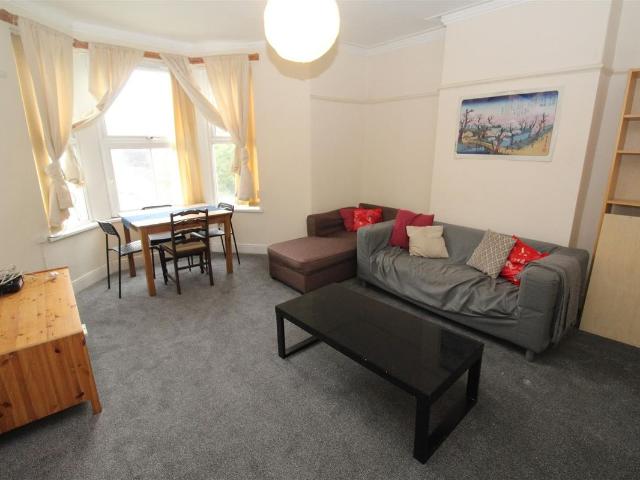 Oakfield Street, Roath, Cardiff CF24, 3 bed flat to rent, £1,650 pcm | PrimeLocation