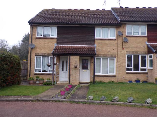Oakfields, Crawley, RH10 2 bed end of terrace house £1,650 pcm £381 pw