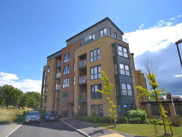 Oakgrove, Milton Keynes MK10 1 bed apartment to rent £1,195 pcm £276 pw