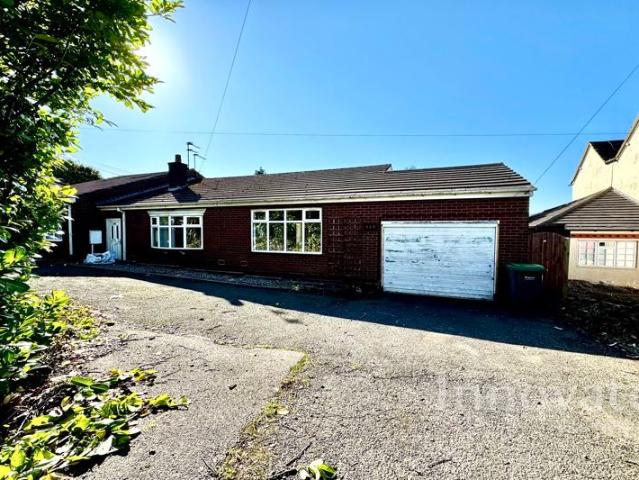 Oakham Road, Oldbury B69, 2 bed bungalow to rent, £950 pcm | PrimeLocation