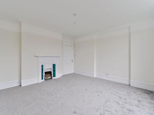 Oakhill Court, East Putney, London SW15, 4 bed flat to rent, £4,000 pcm | PrimeLocation