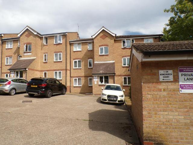 Oakhill Road, Purfleet on Thames RM19 1 bed flat to rent £1,150 pcm £265 pw