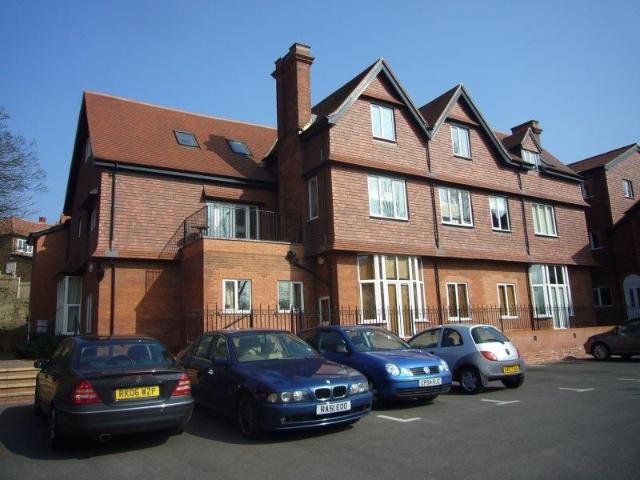 Oakhurst, Headingley, Leeds, West Yorkshire LS6, 2 bed flat to rent, £1,025 pcm | PrimeLocation