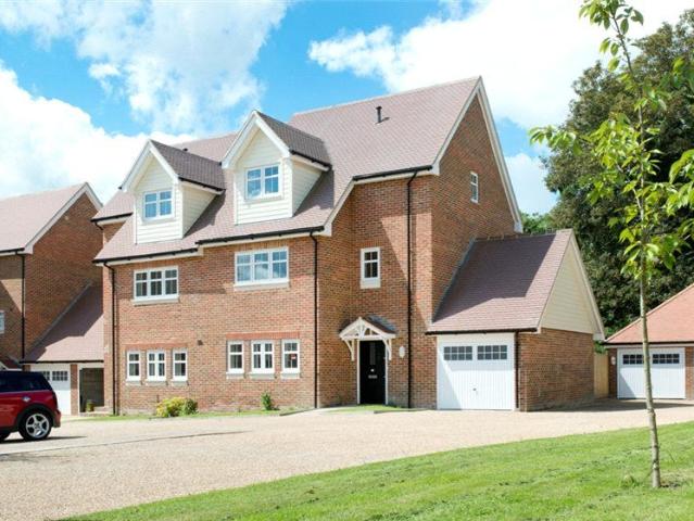 Oakhurst Park Gardens, Hildenborough, Tonbridge, Kent TN11, 4 bed end terrace house to rent, £2,700 pcm | PrimeLocation