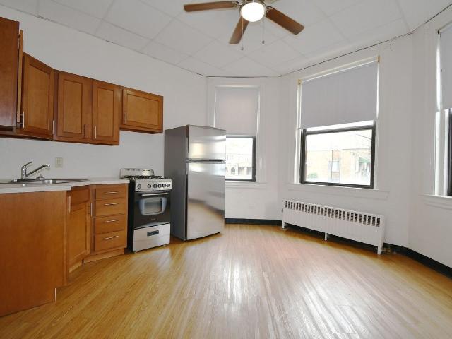 Oakland Bates Apartments 4 Bedroom Apartment for Rent at 403 Oakland Ave, Pittsburgh, PA 15213 Central Oakland
