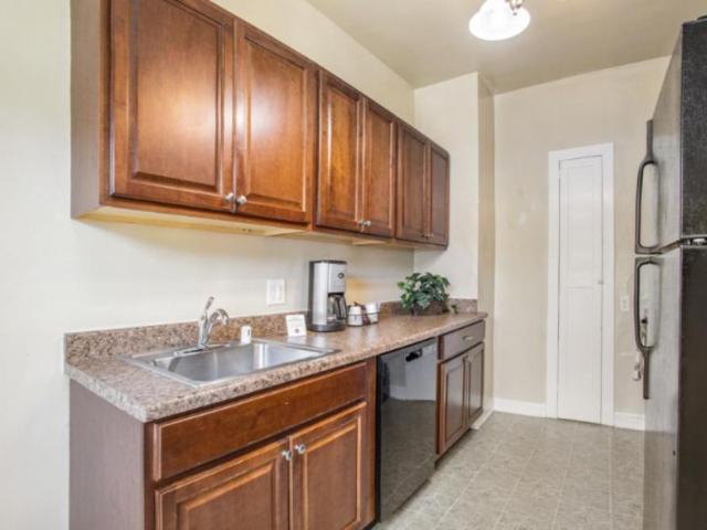 Oakland CA 94606 LS104815679