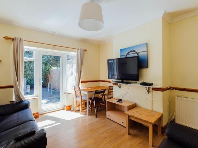 Oaklands Avenue, Loughborough LE11 5 bed house to rent £2,275 pcm £525 pw