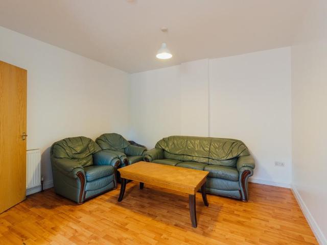 Oaklands Avenue, Loughborough LE11 5 bed house to rent £2,492 pcm £575 pw