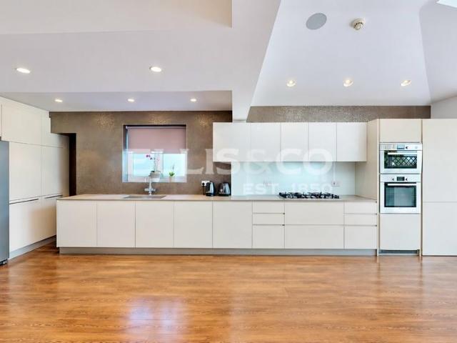 Oaklands Avenue, Watford. 3 bed semi detached house to rent £3,100 pcm £715 pw