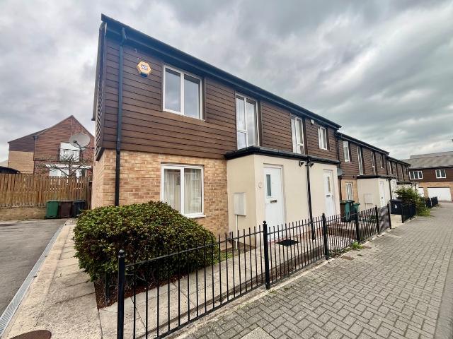 Oaklands Court, Leeds LS8, 2 bed property to rent, £1,100 pcm | PrimeLocation