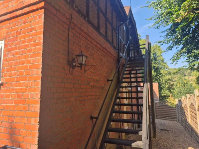 Oaklands Gardens, Kenley CR8, 2 bed end terrace house to rent, £1,600 pcm | PrimeLocation