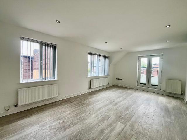Oaklands Place, Gipton, Leeds LS8, 2 bed flat to rent, £1,000 pcm | PrimeLocation