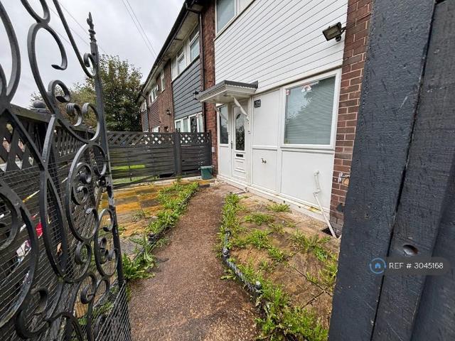 Oaklands Road, Salford, M7 3 bed semi detached house to rent £1,200 pcm £277 pw