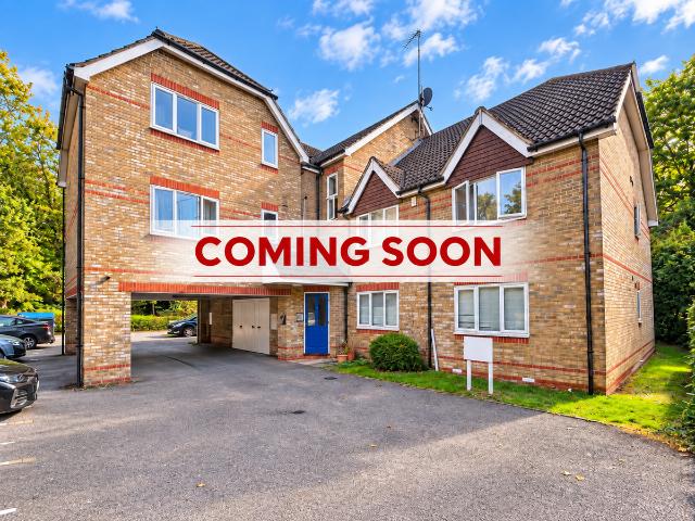 Oaklawn, Woking GU21, 2 bed flat to rent, £1,650 pcm | PrimeLocation
