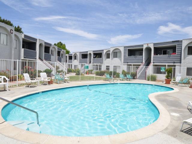 Oakleaf Apartments