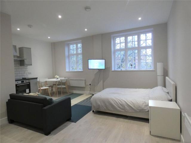 Oakleigh Gardens, Whetstone N20, Studio to rent, £1,550 pcm | PrimeLocation
