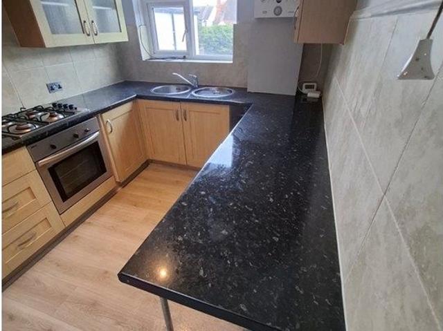 Oakleigh Park Drive, Leigh On Sea SS9, 2 bed flat to rent, £1,380 pcm | PrimeLocation