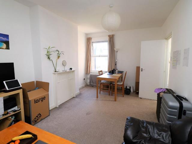 Oakley Gardens, London N8, 1 bed flat to rent, £1,650 pcm | PrimeLocation
