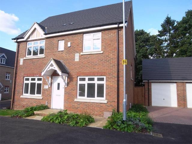 Oakley Gardens, Luton, LU4 4 bed detached house to rent £1,900 pcm £438 pw