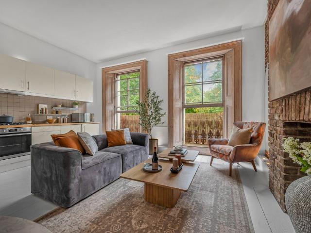 Oakley Square, Camden NW1, 1 bed terraced house to rent, £3,000 pcm | PrimeLocation