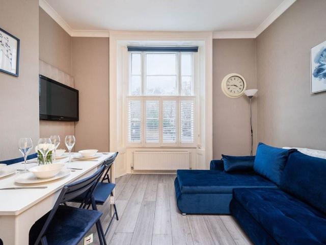 Oakley Square, Camden NW1, 2 bed flat to rent, £6,067 pcm | PrimeLocation