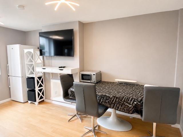 Oakley Square, London NW1, 2 bed flat to rent, £2,750 pcm | PrimeLocation