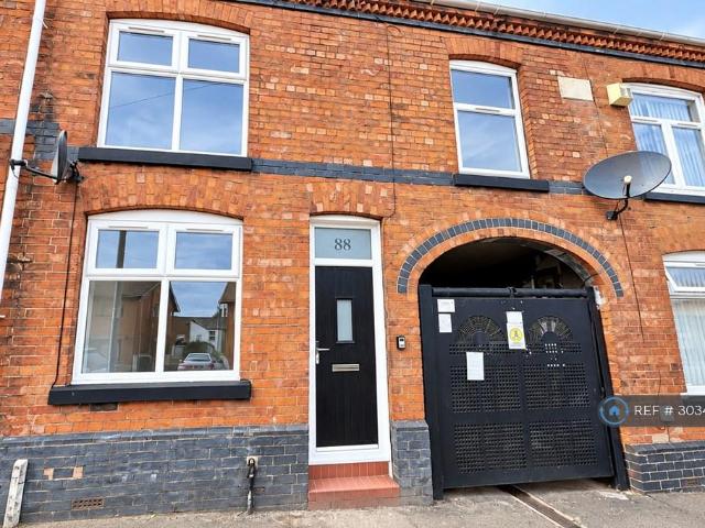 Oakley St, Crewe, CW1 3 bed terraced house to rent £925 pcm £213 pw