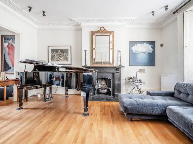 Oakley Street, Chelsea, London, SW3 5 bed terraced house to rent £21,667 pcm £5,000 pw