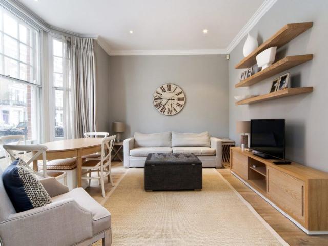 Oakley Street, Chelsea SW3, 2 bed flat to rent, £3,500 pcm | PrimeLocation