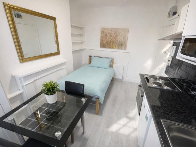 Oakley Street, London SW3, 1 bed flat to rent, £1,677 pcm | PrimeLocation