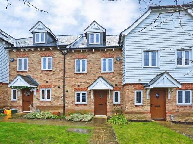 Oakley Road BR2 3 bed terraced house to rent £2,500 pcm £577 pw