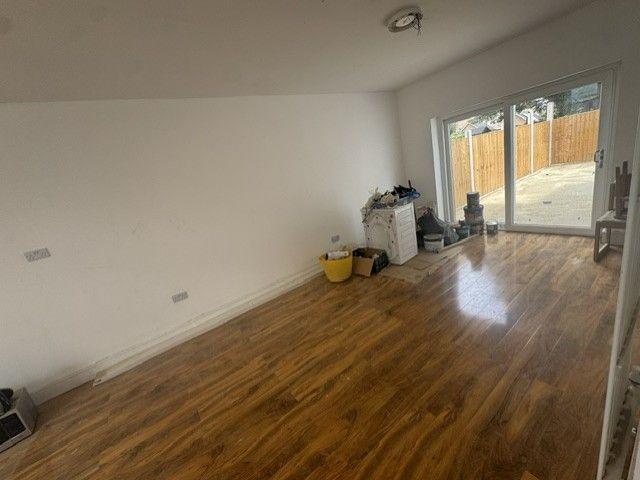 Oakley Road, Luton LU4, 3 bed terraced house to rent, £1,800 pcm | PrimeLocation