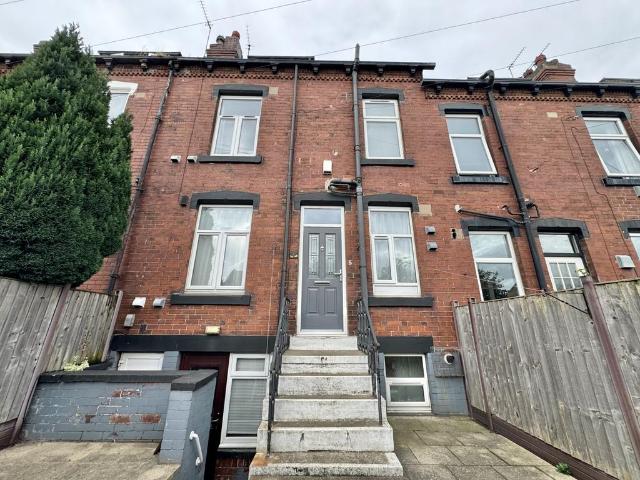 Oakley Terrace, Beeston, West. 2 bed terraced house to rent £950 pcm £219 pw