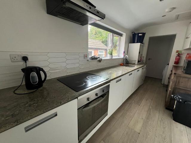 Oakly Road, Redditch, B97 1 bed in a house share to rent £450 pcm £104 pw