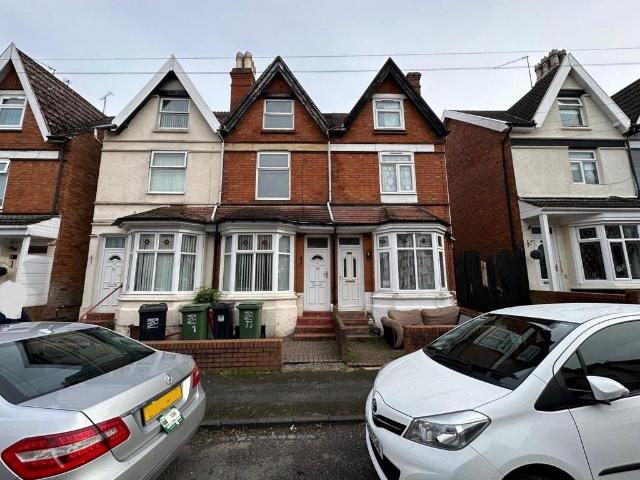 Oakly Road, Redditch B97 3 bed terraced house to rent £1,025 pcm £237 pw