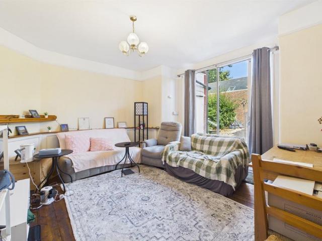 Oakmead Road, London, SW12 3 bed maisonette to rent £3,500 pcm £808 pw