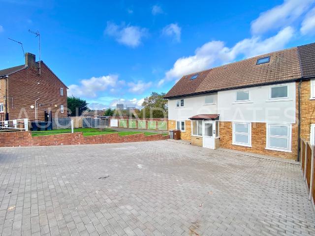 Oakmere Avenue, Potters Bar EN6, Studio to rent, £1,100 pcm | PrimeLocation