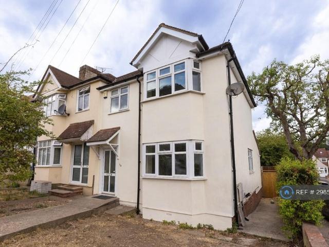Oakmere Road, London, SE2 3 bed end of terrace house to rent £2,050 pcm £473 pw