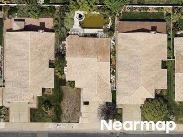Oakmont Dr